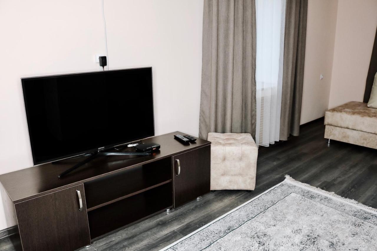Alplaza Hotel Öskemen Bagian luar foto